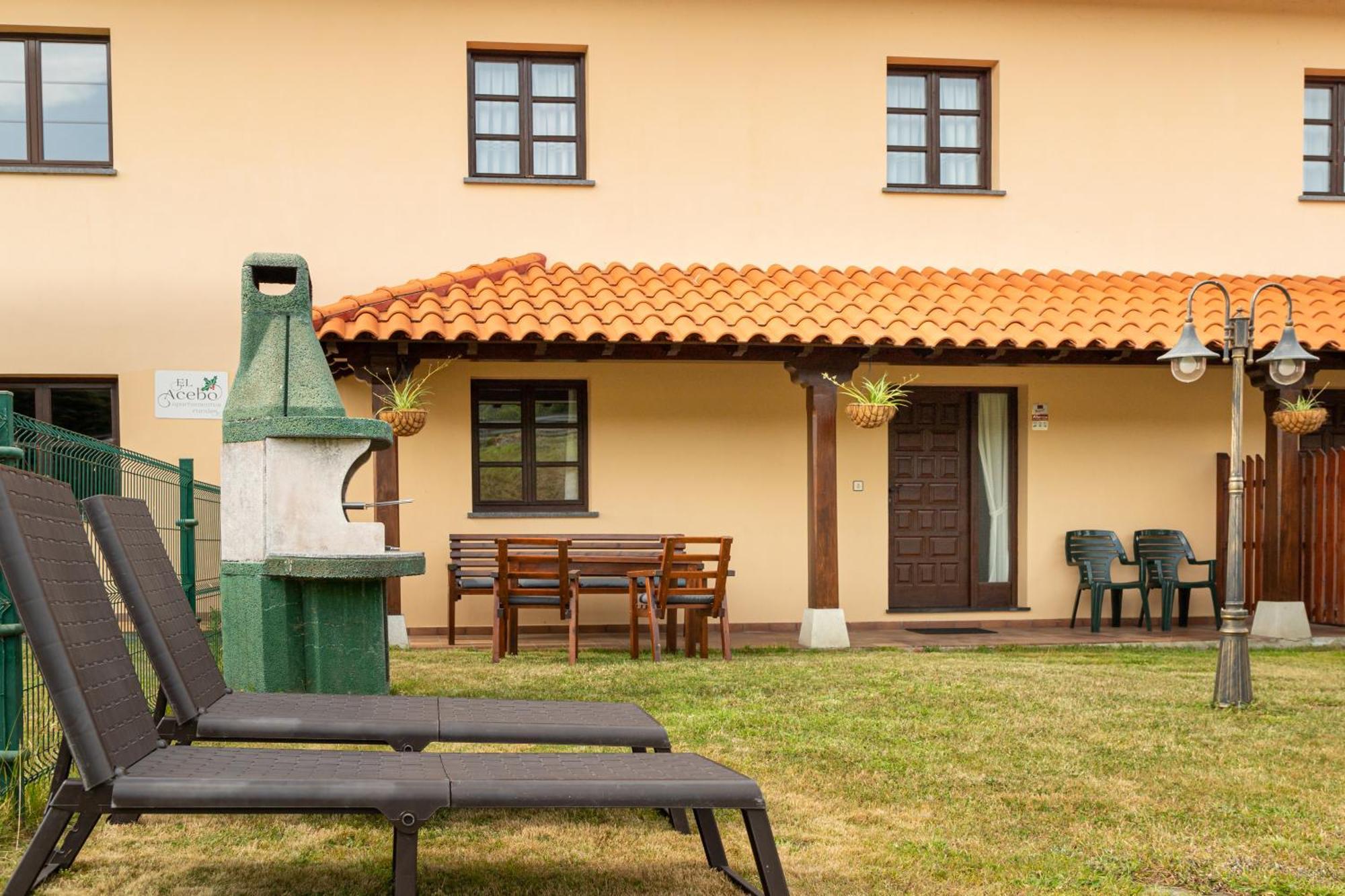 Apartamentos El Acebo Navés 객실 사진
